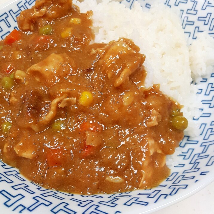 フライドオニオンで！豚肉とMベジタブルのカレー♪